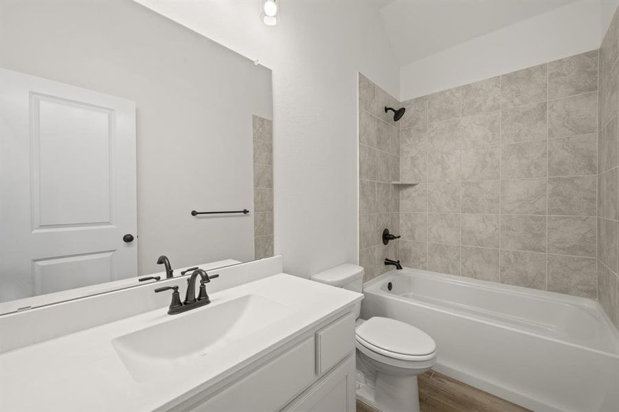 316 Bowrider- Bathroom-1 316 Bowrider- Bathroom-1