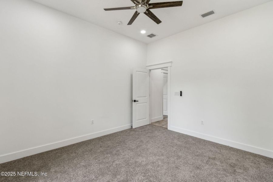 Spacious, unfurnished interior of a new home in , Fernandina Beach (Image 34).