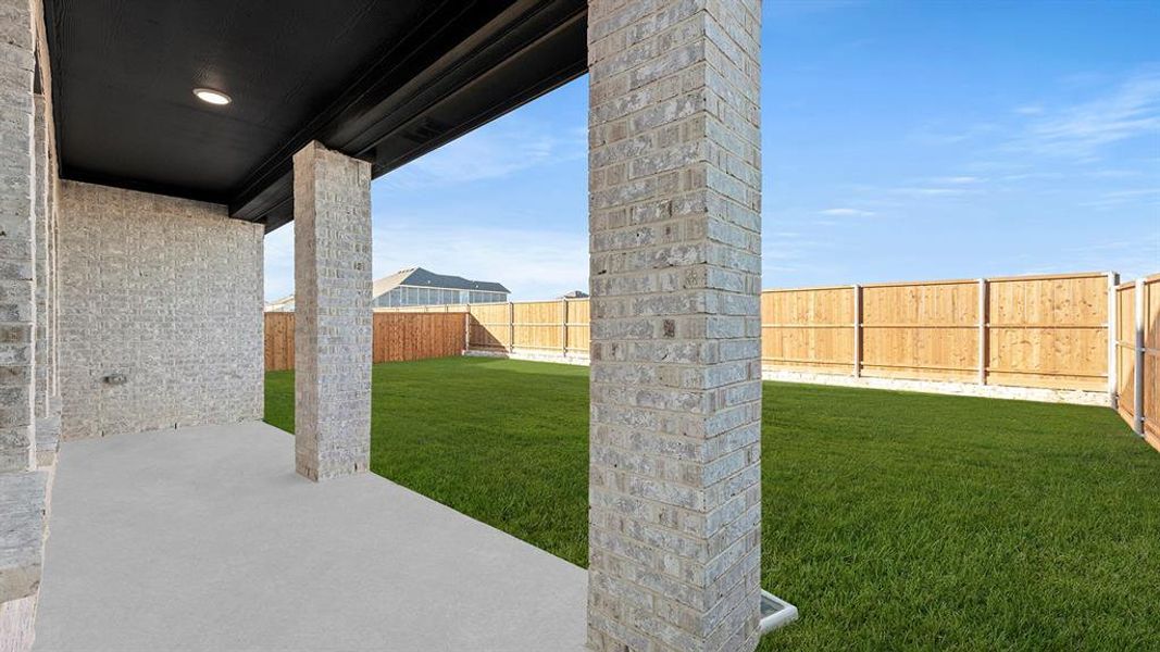 25. 9317 Derry - Patio