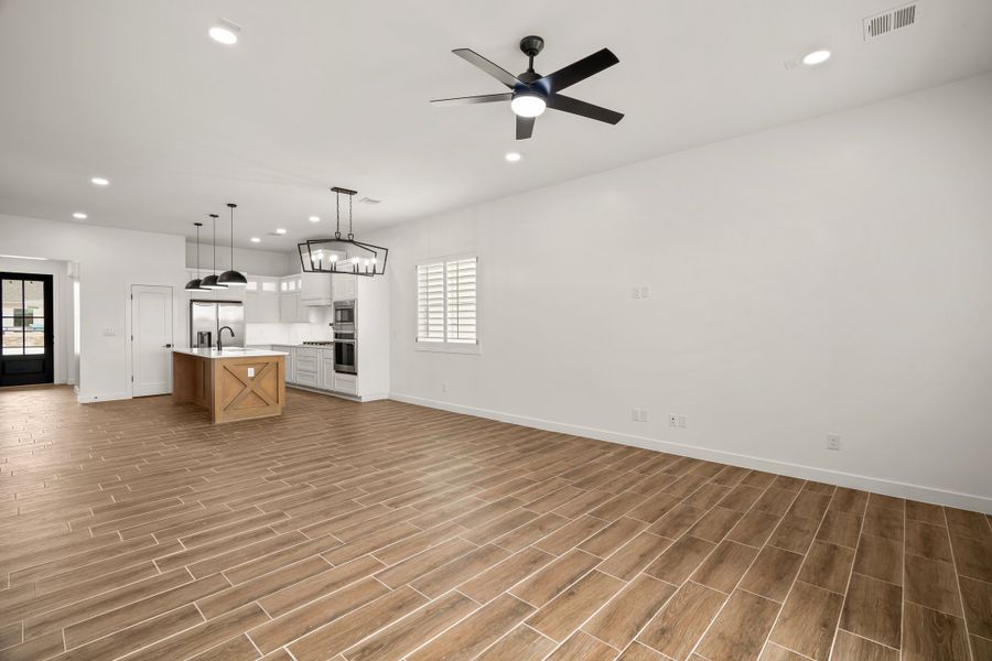 Spacious, unfurnished interior of a new home in Paseo Del Este Unit 9, El Paso (Image 21).
