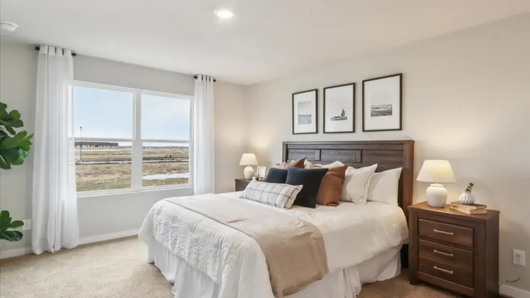 Representative furnished interior of a home built from the Hamilton by D.R. Horton in Entrada Del Toro at Rancho Sahuarita, Sahuarita (Image 12).