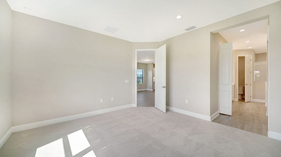 Spacious, unfurnished interior of a new home in Vistera of Venice, Englewood (Image 25).