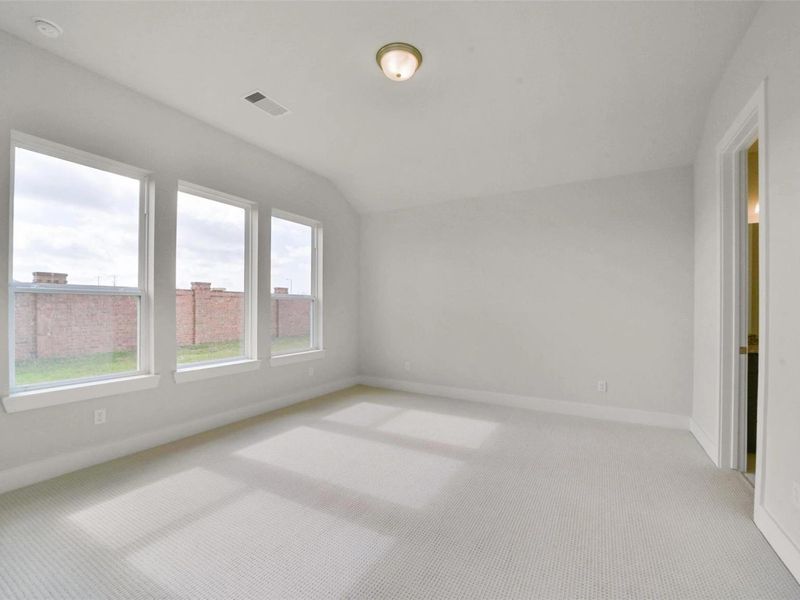 Spacious, unfurnished interior of a new home in Lago Mar, Texas City (Image 30). Spacious, unfurnished interior of a new home in Lago Mar, Texas City (Image 30).