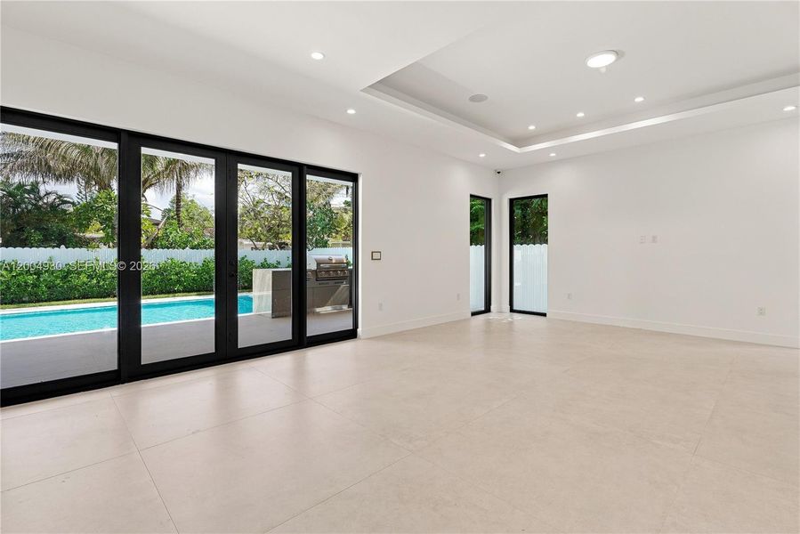 Spacious, unfurnished interior of a new home in , Miami (Image 44).