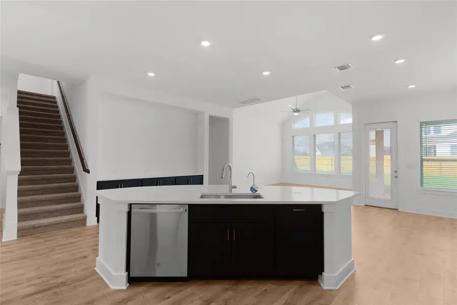 REPRESENTATIVE OF FLOOR PLAN ONLY REPRESENTATIVE OF FLOOR PLAN ONLY