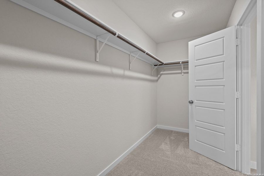 Spacious, unfurnished interior of a new home in Senna, Leon Valley (Image 16). Spacious, unfurnished interior of a new home in Senna, Leon Valley (Image 16).
