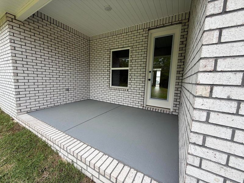 Exterior details and patio area of a home in Brookwood, Crestview (Image 13).