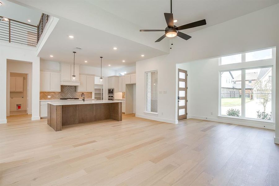 Spacious, unfurnished interior of a new home in St. Joseph Estates, North Richland Hills (Image 34).