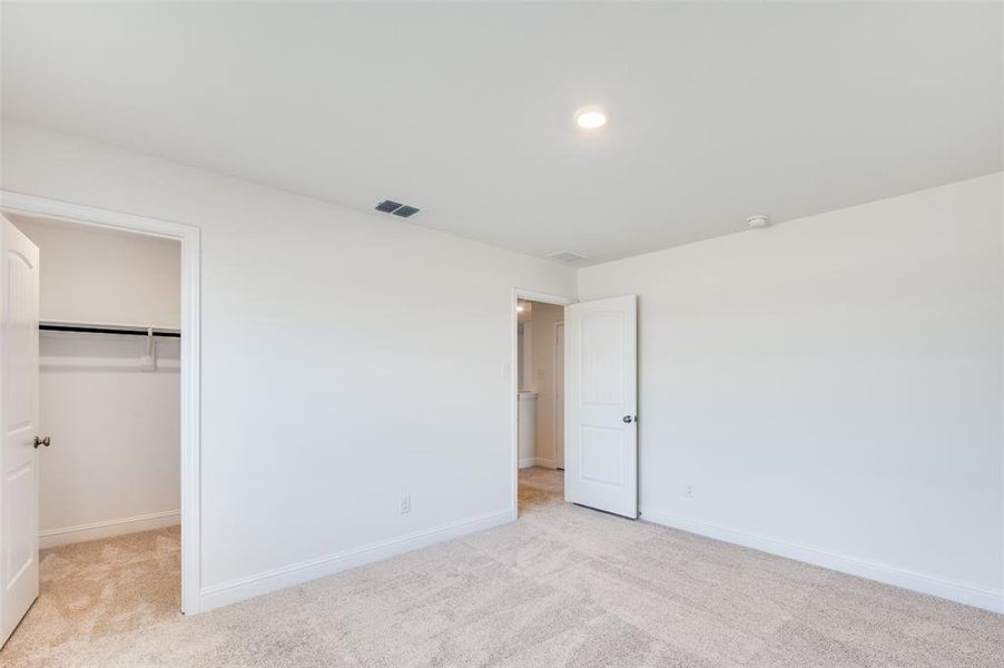 Spacious, unfurnished interior of a new home in Sierra Vista at Kelly Ranch, Aledo (Image 17).
