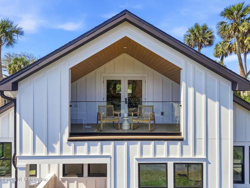 Exterior details and patio area of a home in , Atlantic Beach (Image 33).