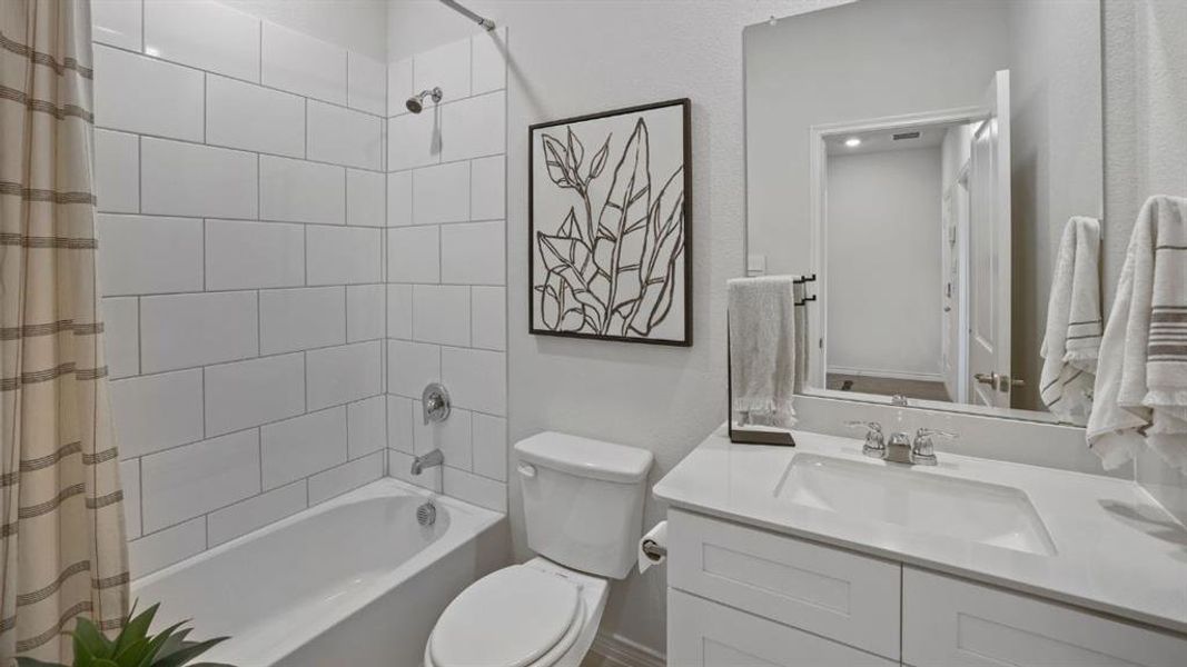 Furnished interior view inside a new home in The Preserve at Forum, Grand Prairie (Image 20). Furnished interior view inside a new home in The Preserve at Forum, Grand Prairie (Image 20).