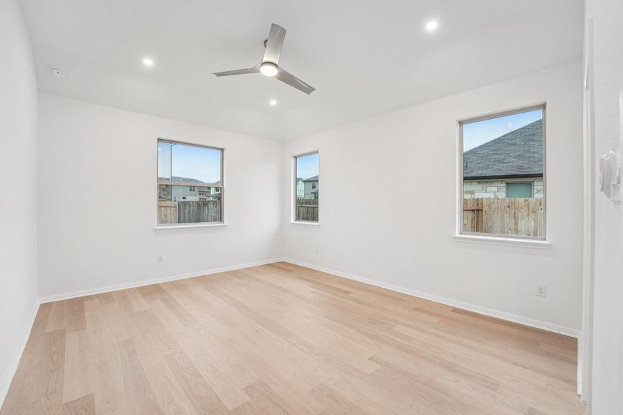 Spacious, unfurnished interior of a new home in Crosswinds, Kyle (Image 28).