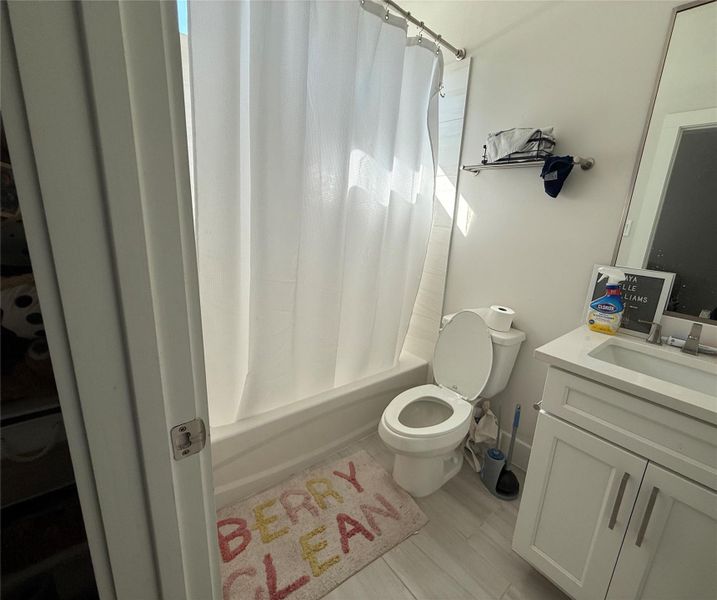 Furnished interior view inside a new home in , Houston (Image 8).