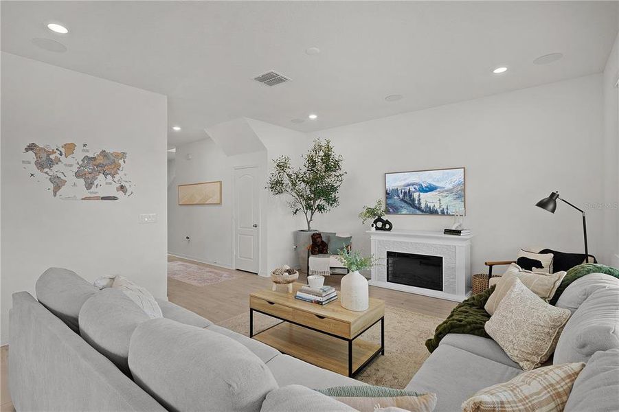 Furnished interior view inside a new home in , Clermont (Image 27).