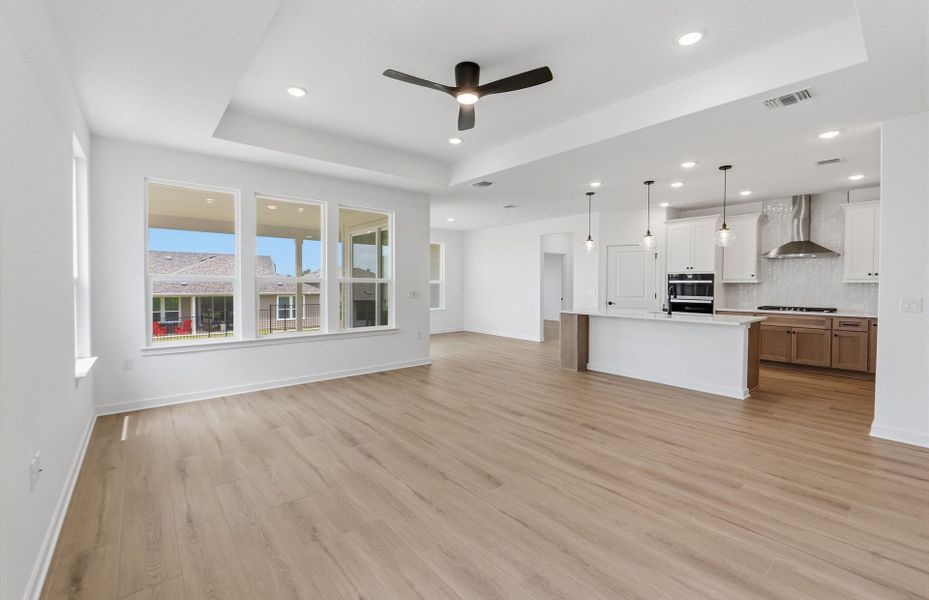 Spacious, unfurnished interior of a new home in Sun City Texas, Georgetown (Image 33).