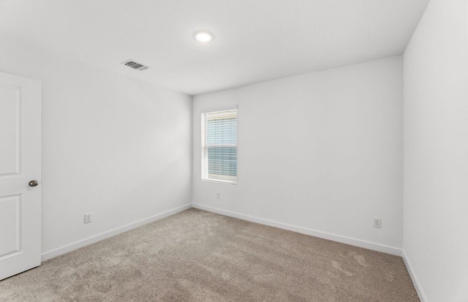 Spacious, unfurnished interior of a new home in Sonterra, Jarrell (Image 31).