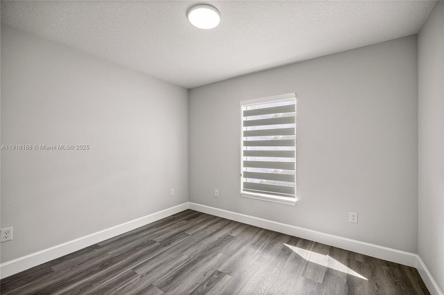 Spacious, unfurnished interior of a new home in , Dunnellon (Image 12).