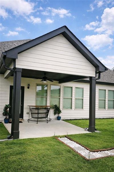 Exterior details and patio area of a home in , Homer (Image 35).