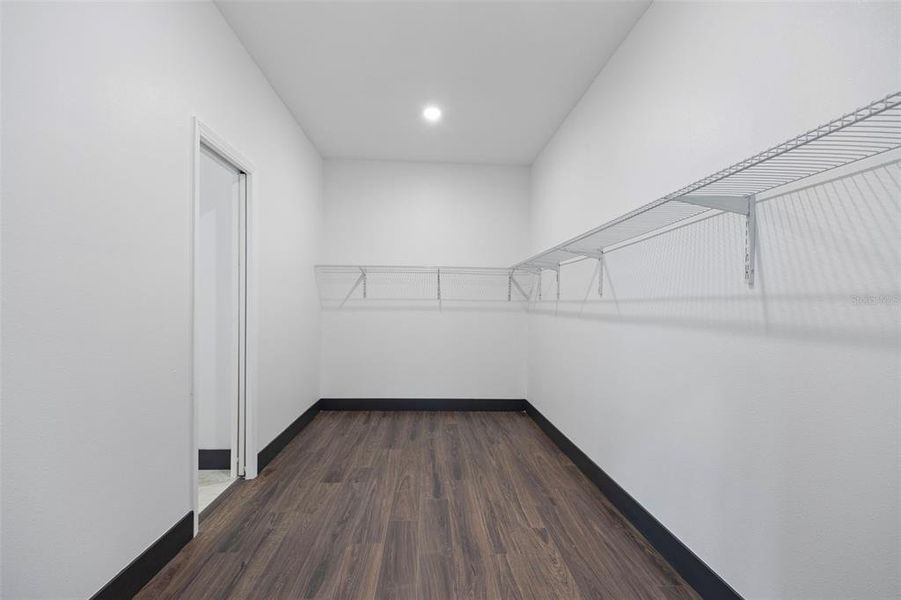 Spacious, unfurnished interior of a new home in , Tampa (Image 26).