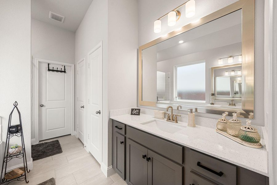 Furnished interior view inside a new home in , Tomball (Image 27).