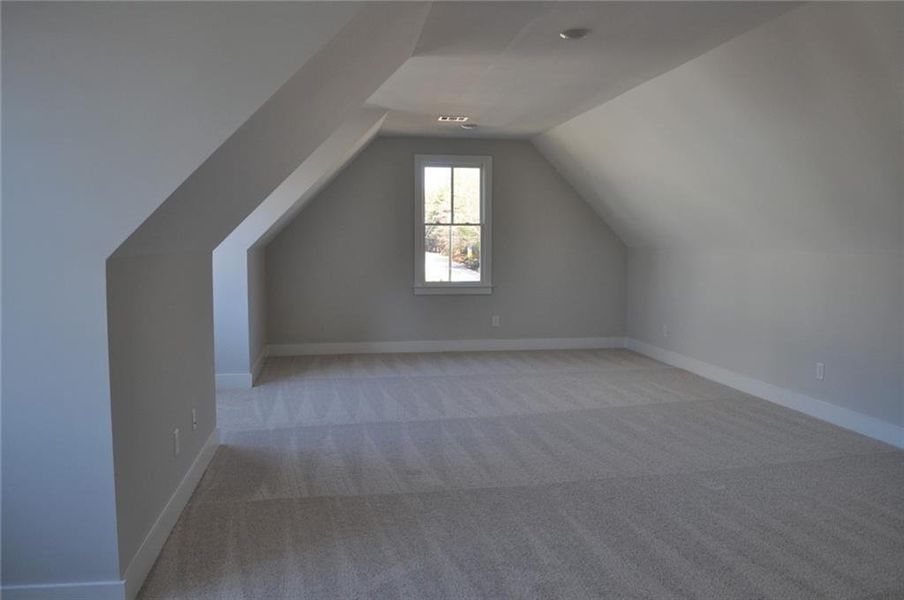 Spacious, unfurnished interior of a new home in Woodford, Acworth (Image 35).