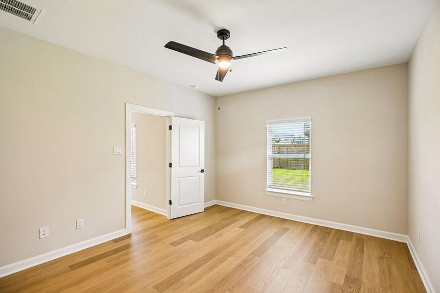 Spacious, unfurnished interior of a new home in , Katy (Image 16).