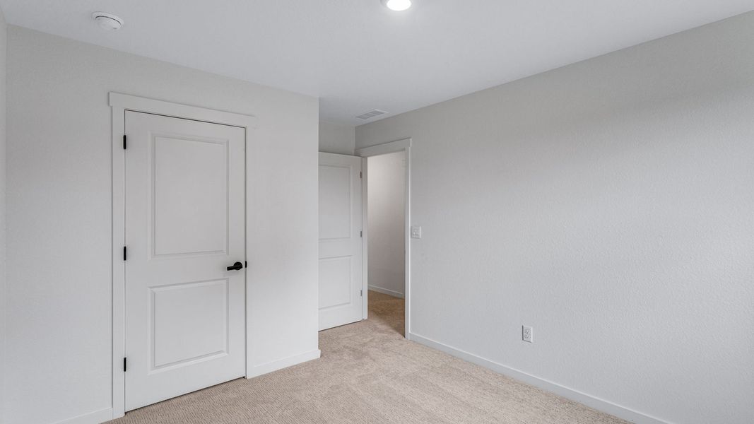 Spacious, unfurnished interior of a new home in Vista Meadows, Fort Lupton (Image 22).