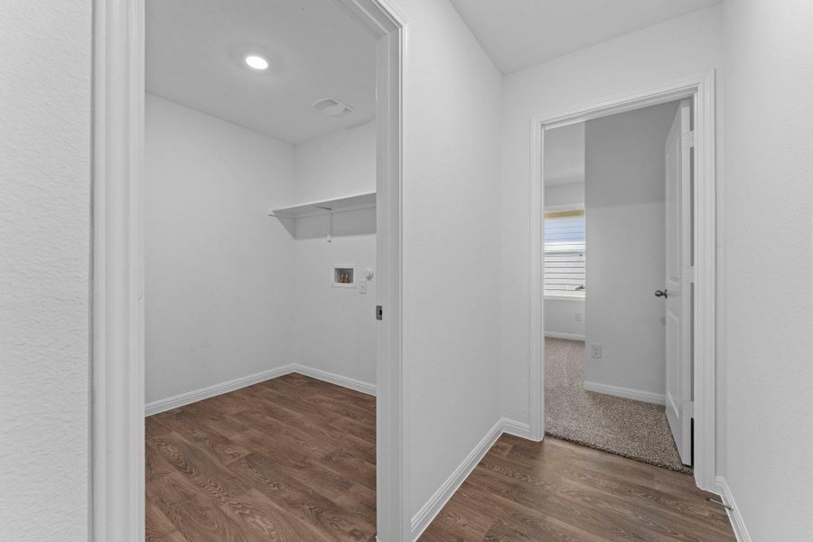 Spacious, unfurnished interior of a new home in Paramount, Kyle (Image 21).