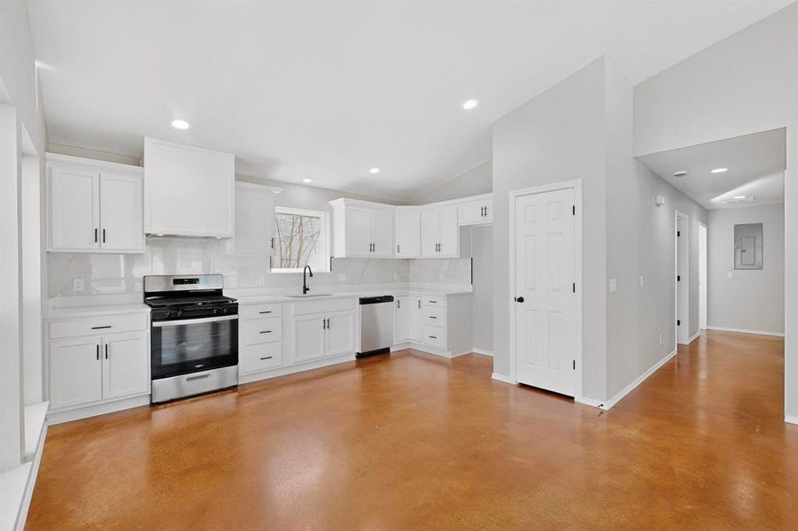 Spacious, unfurnished interior of a new home in , Paris (Image 14).