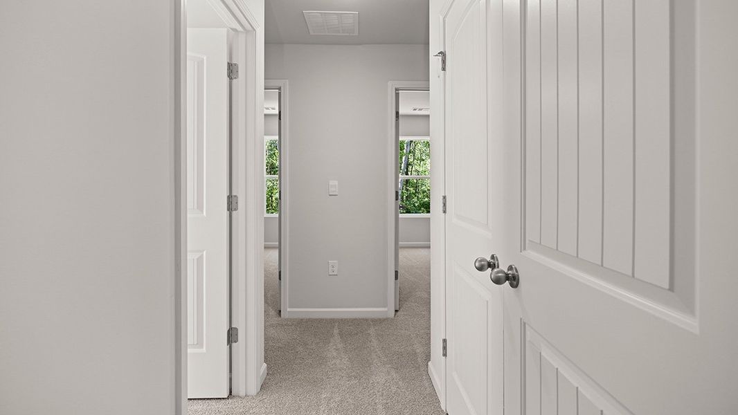 Spacious, unfurnished interior of a new home in Oconee Overlook Townhomes, Gainesville (Image 12).