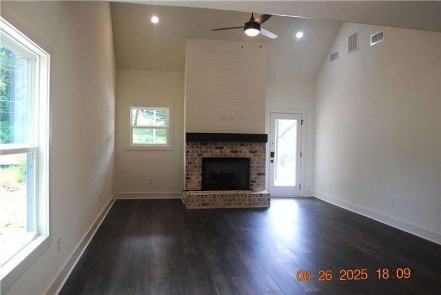 Spacious, unfurnished interior of a new home in Ferguson Corners, Emerson (Image 19).