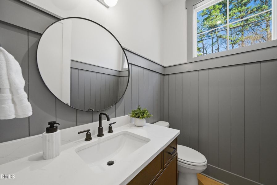 RGA-0409-00_Ballentine B_Half Bath