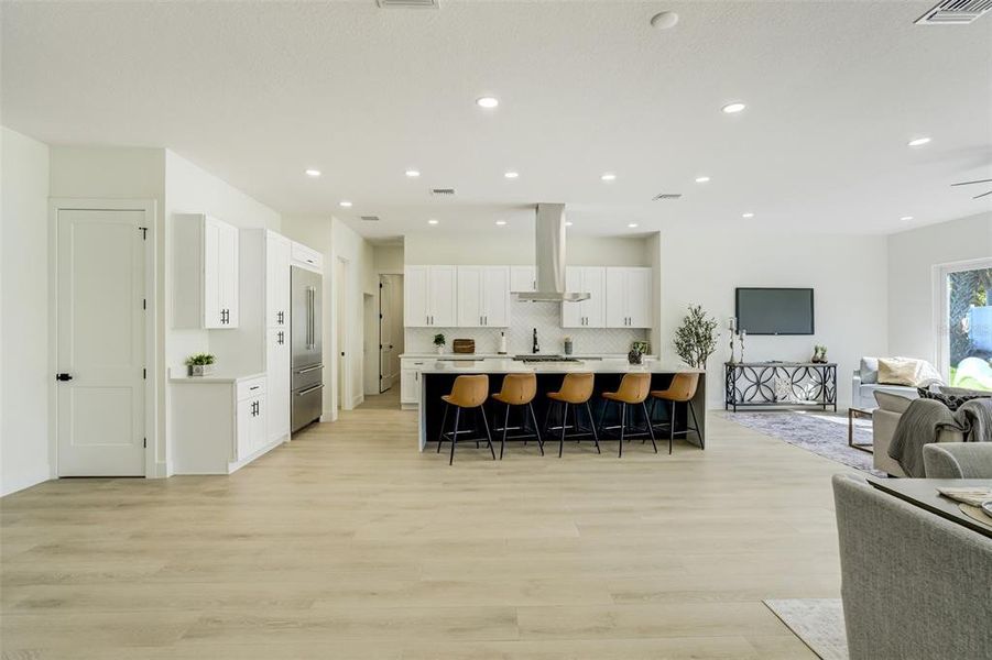 Furnished interior view inside a new home in , Largo (Image 13).