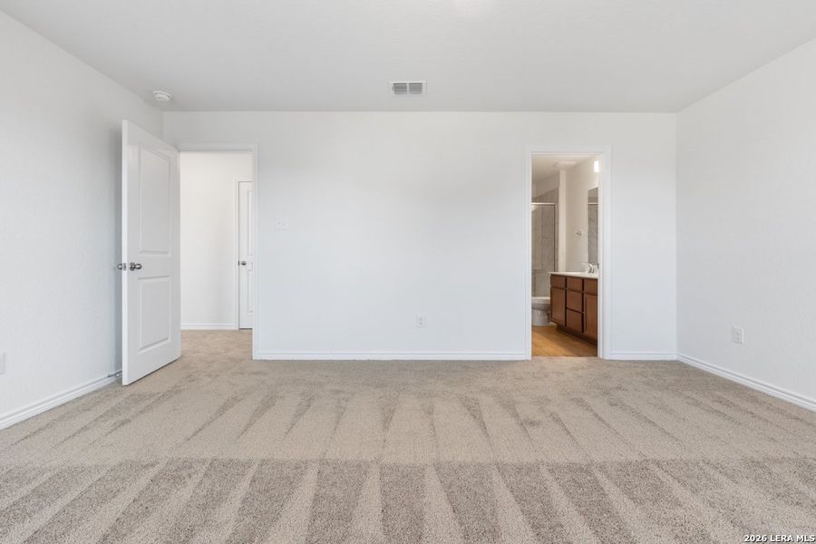 Spacious, unfurnished interior of a new home in Southton Cove, Elmendorf (Image 18).