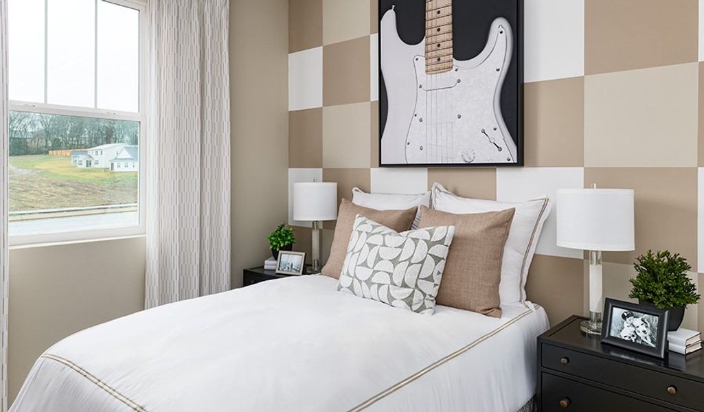 Bronze-E928-Williamsport Bedroom