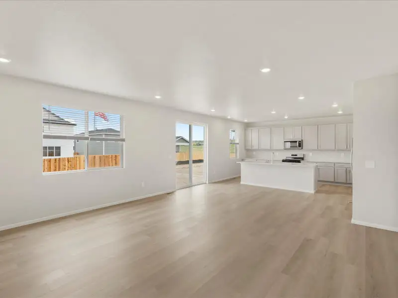 Spacious, unfurnished interior of a new home in Paint Brush Hills, Peyton (Image 9).