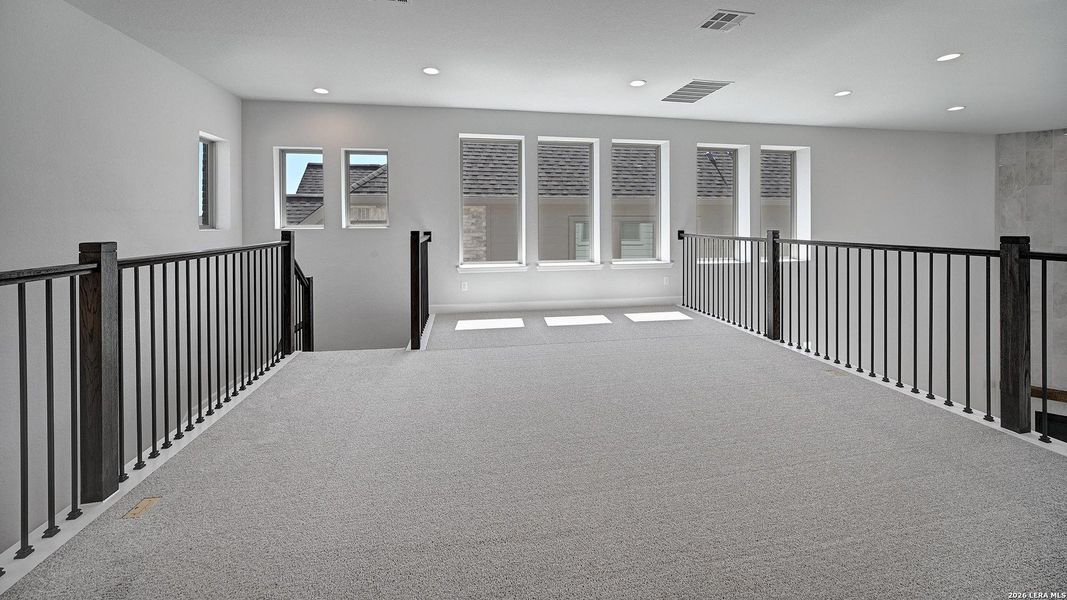 Spacious, unfurnished interior of a new home in Corley Farms, Boerne (Image 20).