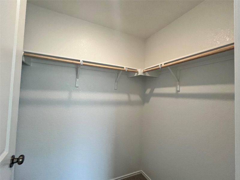 Image 11 of a home in Woodfield Preserve: Ridgepointe Collection.