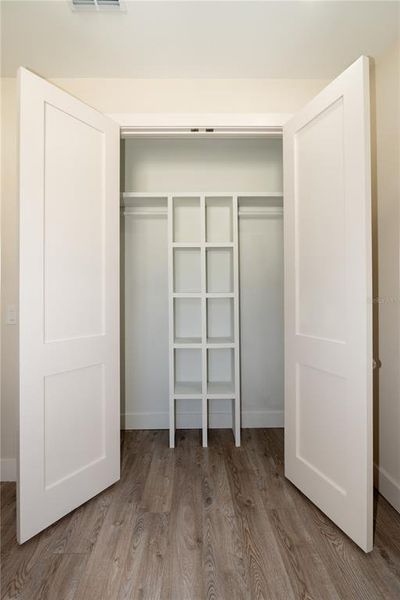 Spacious, unfurnished interior of a new home in , Tampa (Image 43).