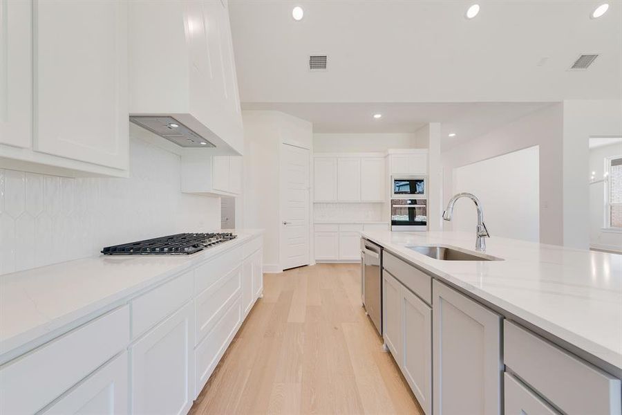 Furnished interior view inside a new home in Quail Hollow, Rockwall (Image 15).