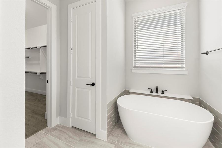 21. 2505 Rolling Hills - Bath (2) 21. 2505 Rolling Hills - Bath (2)