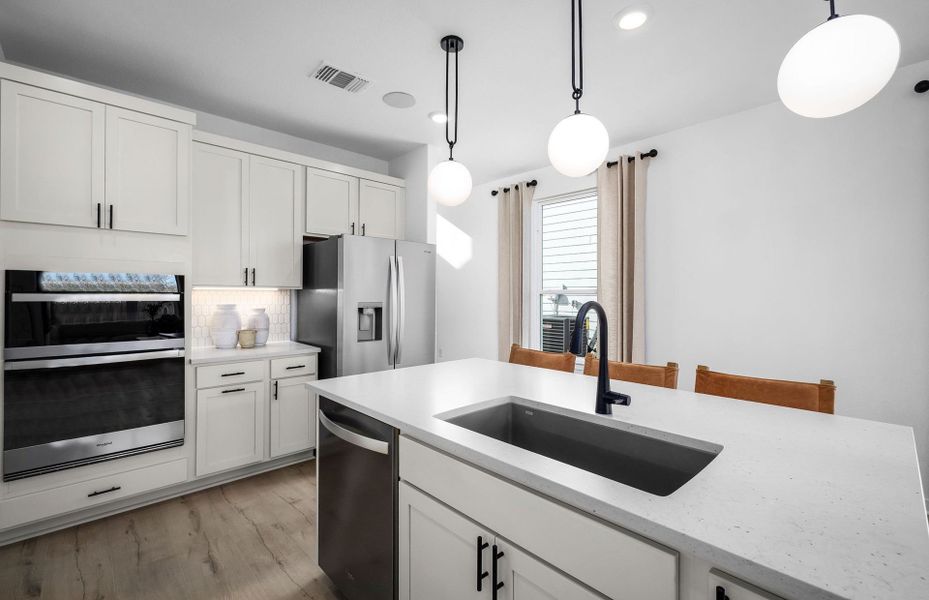 Representative furnished interior of a home built from the Fentress by Pulte Homes in Cameron Place, Austin (Image 40).