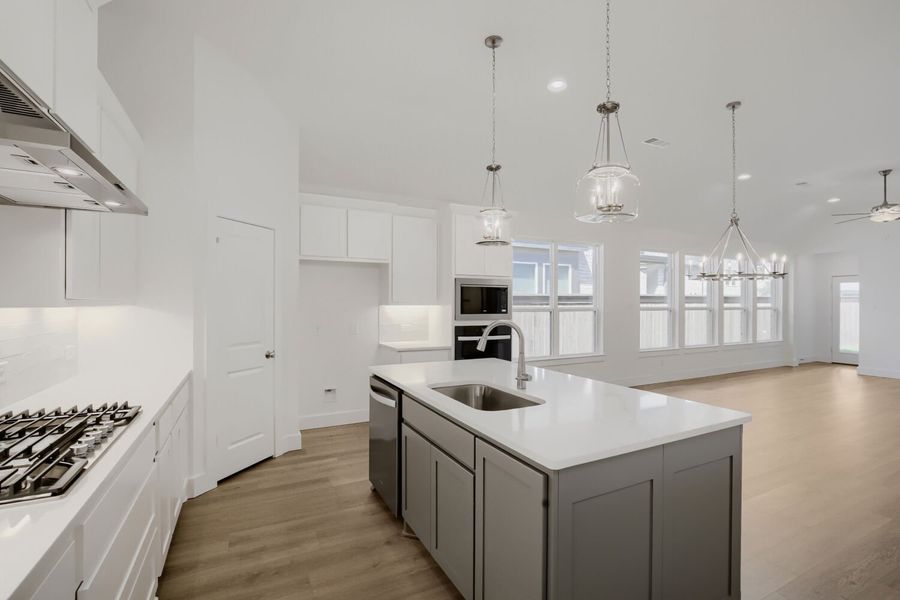 811 Stone Grove - Kitchen 811 Stone Grove - Kitchen