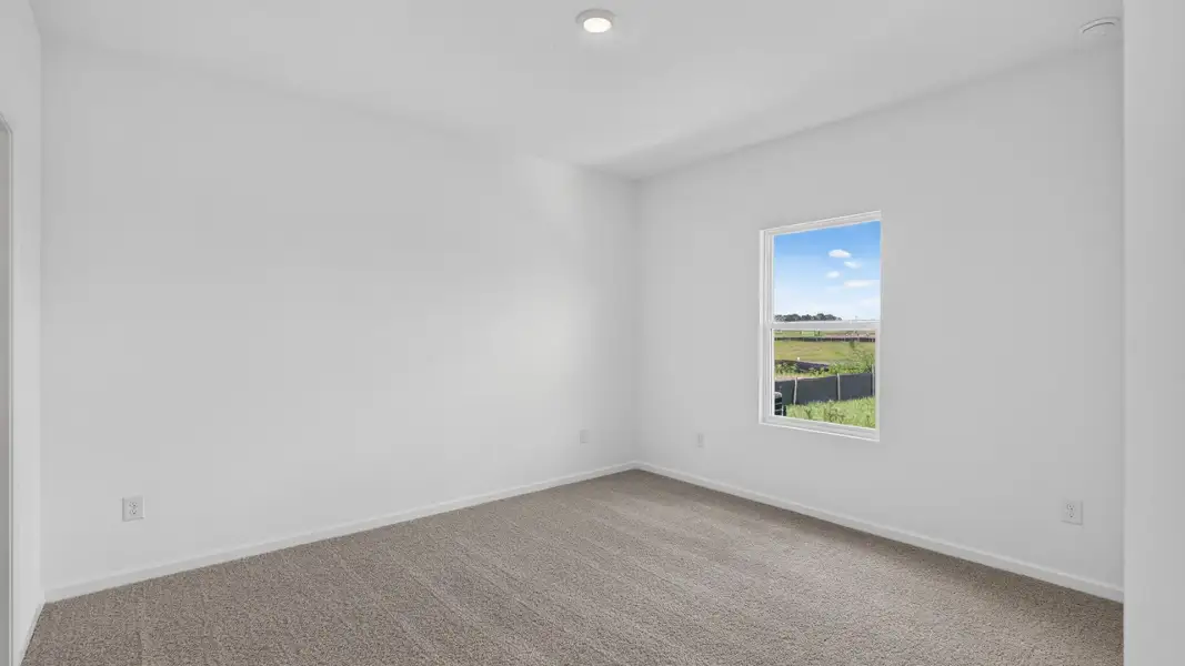 Spacious, unfurnished interior of a new home in Copes Landing, Jacksonville (Image 16).