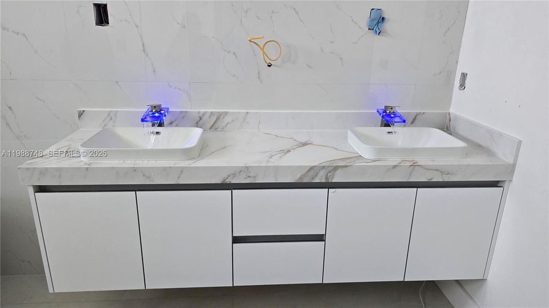 Close-up of interior finishes inside a home in , Cape Coral (Image 18).