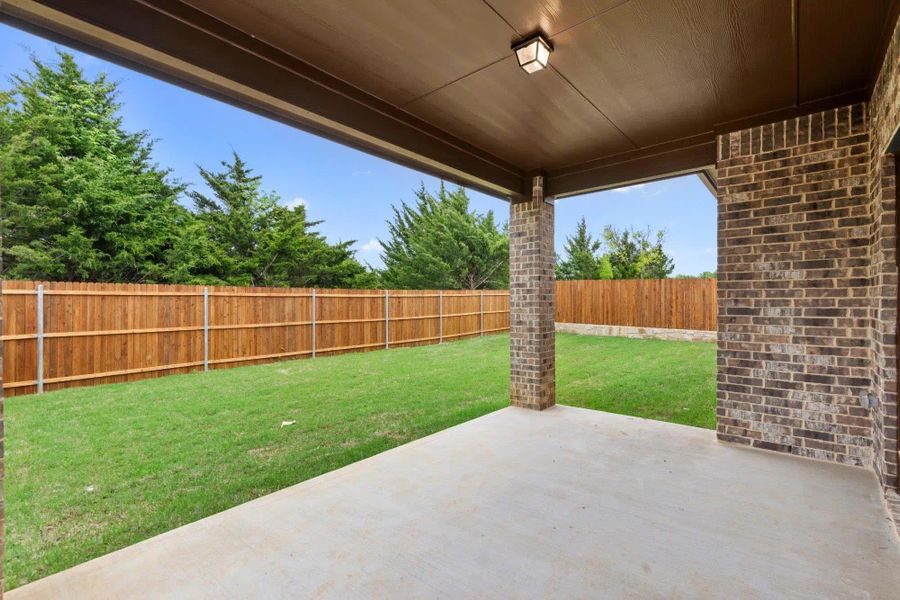 Back Yard | Concept 2404 at Massey Meadows in Midlothian, TX by Landsea Homes