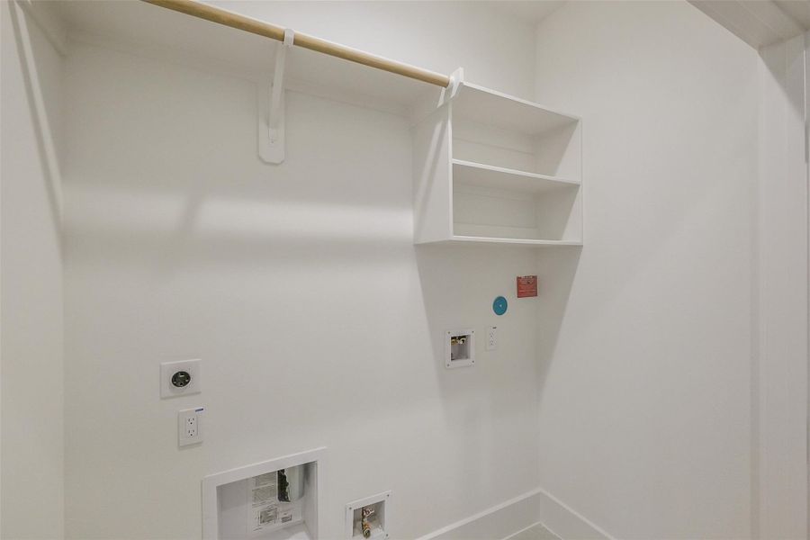 Spacious, unfurnished interior of a new home in Timbergrove Trails, Houston (Image 42).