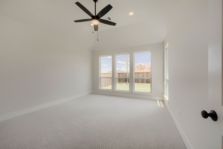 1636 Corrnwall - Main Bedroom