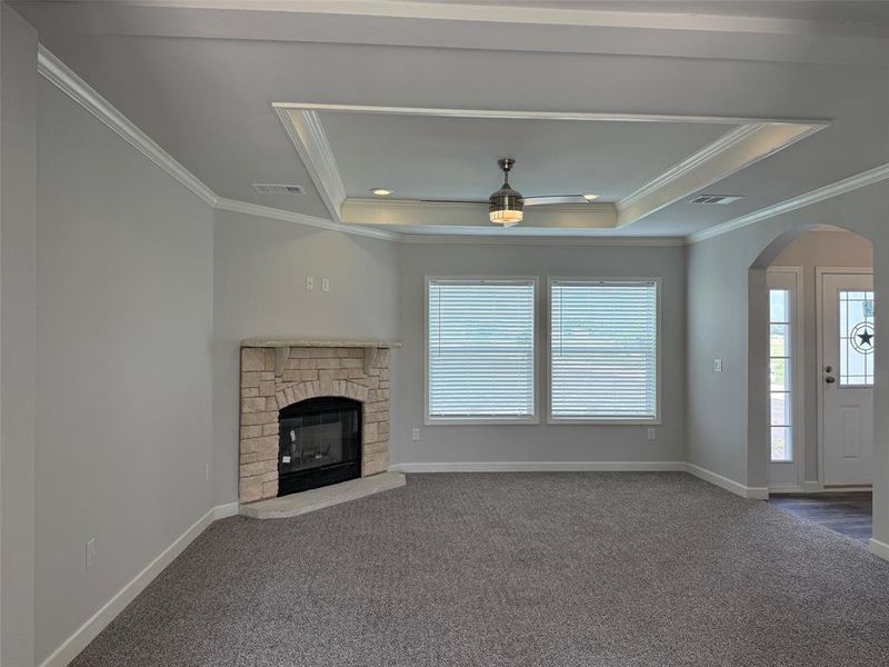 Spacious, unfurnished interior of a new home in , Joshua (Image 23).