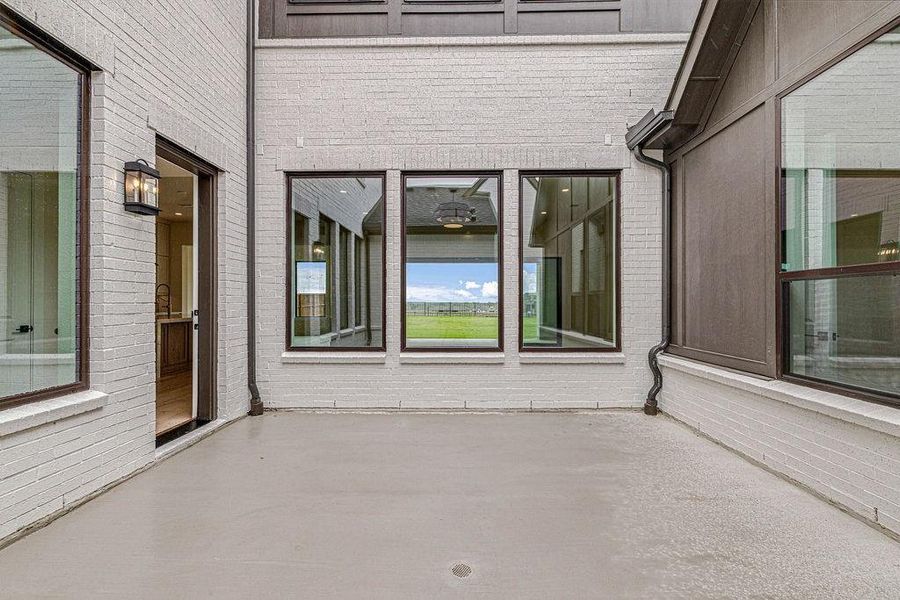 Exterior details and patio area of a home in , Prosper (Image 3).